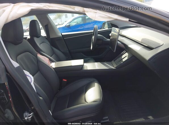 5YJ3E1EB5RF787542 2024 TESLA MODEL 3 Черный Вид салона спереди