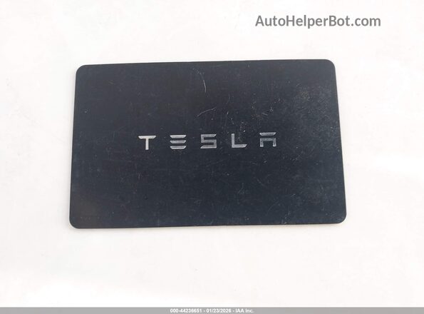 5YJ3E1EB6RF733599 2024 TESLA MODEL 3 White Vista del salpicadero
