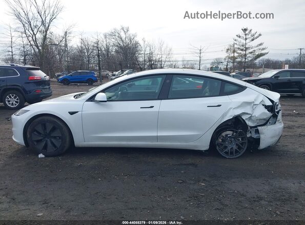 5YJ3E1EB6SF918760 2025 TESLA MODEL 3 White სალონის 360-გრადუსიანი ხედი