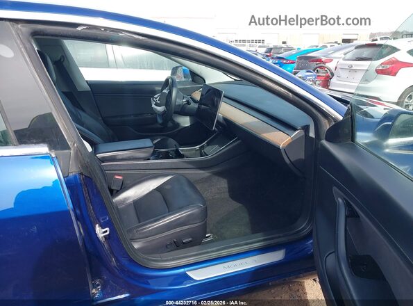 5YJ3E1EB7LF735613 2020 TESLA MODEL 3 Синий Вид салона спереди