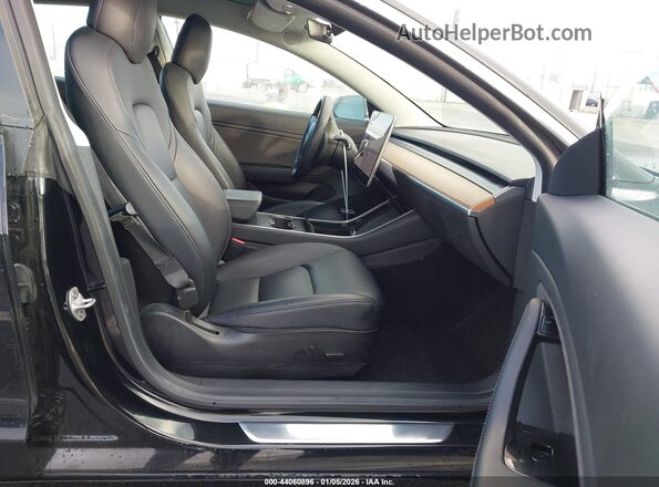 5YJ3E1EB8LF649467 2020 TESLA MODEL 3 Черный Вид салона спереди