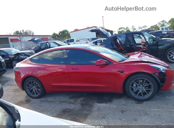 5YJ3E1EBXNF187870 2022 TESLA MODEL 3 Red უკანა სალონის ხედი