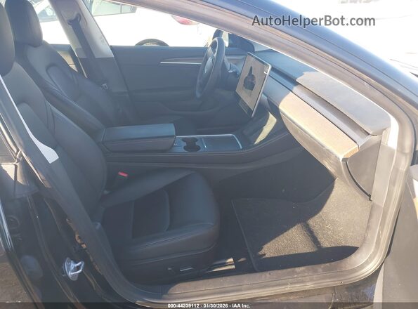 5YJ3E1EC4NF253984 2022 TESLA MODEL 3 Черный Вид салона спереди