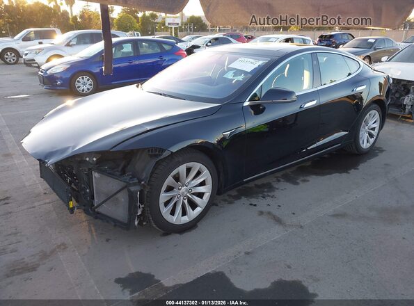 5YJSA1E2XJF247860 2018 TESLA MODEL S Черный Передняя левая четверть