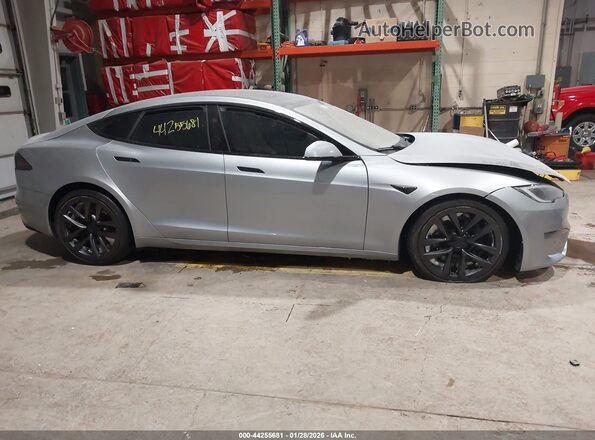 5YJSA1E5XRF547498 2024 TESLA MODEL S Gray Rear interior view
