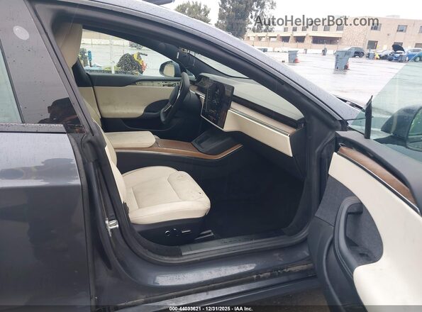 5YJSA1E64MF431084 2021 TESLA MODEL S Gray წინა სალონის ხედი