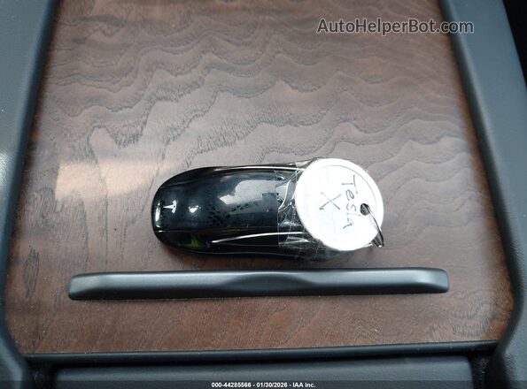 5YJXCBE25MF321650 2021 TESLA MODEL X Серый Вид панели приборов