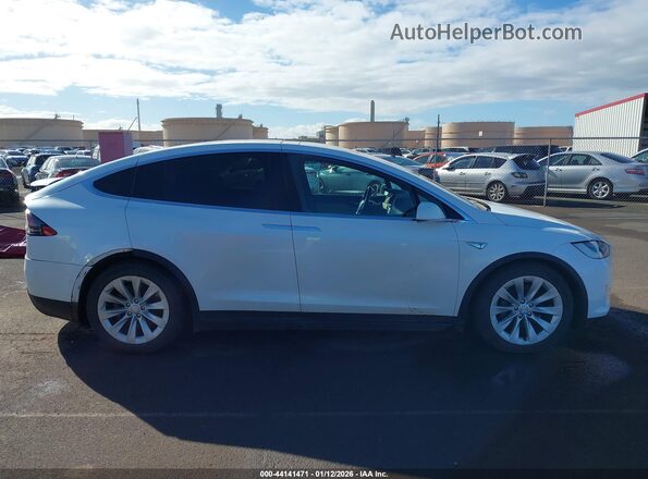 5YJXCBE2XGF008775 2016 TESLA MODEL X White Панорамний вид салону 360°