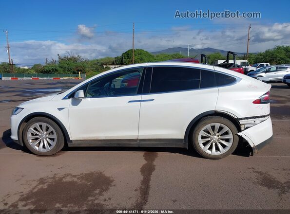 5YJXCBE2XGF008775 2016 TESLA MODEL X White 