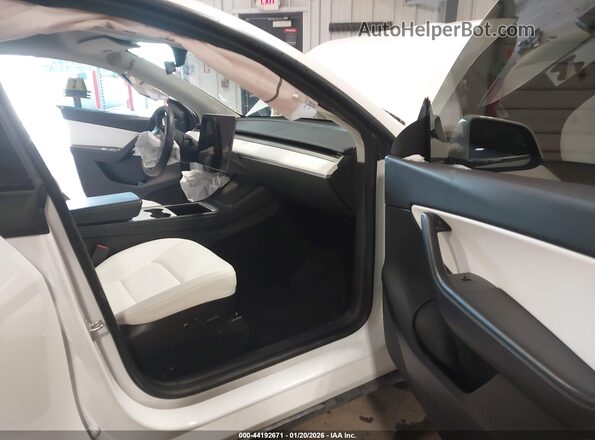 5YJYGAEEXMF186940 2021 TESLA MODEL Y Белый 