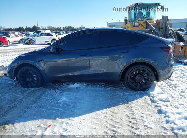 5YJYGDEE1MF070396 2021 TESLA MODEL Y Gray 