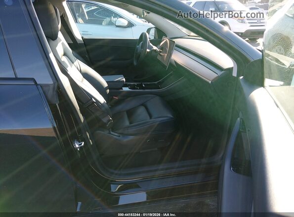 5YJYGDEE2MF108380 2021 TESLA MODEL Y Black Widok wnętrza z przodu