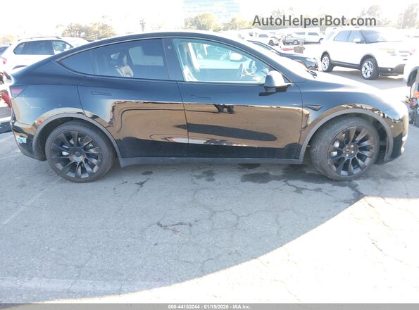 5YJYGDEE2MF108380 2021 TESLA MODEL Y Black Widok wnętrza z tyłu