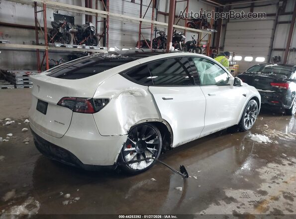 5YJYGDEE5MF242039 2021 TESLA MODEL Y White Rear right