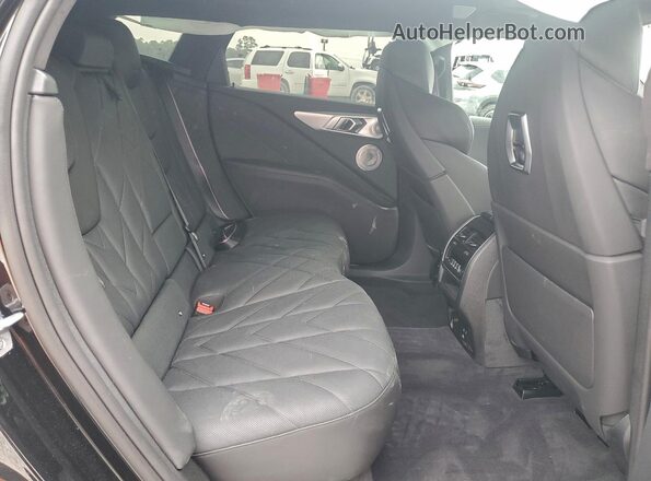 5YM23CS01R9W91344 2024 BMW XM Black Вид задньої частини салону