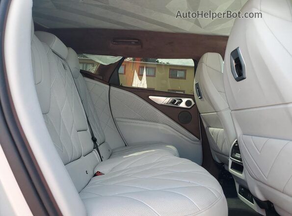 5YM23CS05R9X25561 2024 BMW XM White Rear seats view