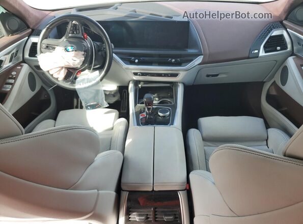 5YM23CS05R9X25561 2024 BMW XM White Dashboard view