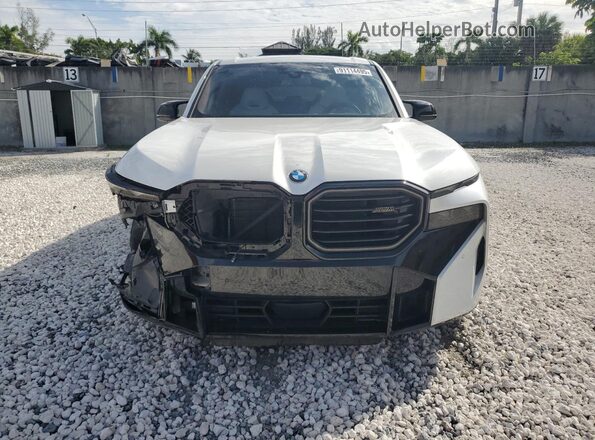 5YM23CS05R9X25561 2024 BMW XM White Front view