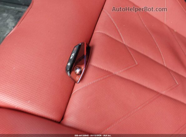 5YM33CS06S9055545 2025 BMW XM Серый Вид панели приборов