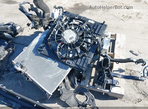 5YM33CS07S9Y17801 2025 BMW XM Gray Սարքավորումների վահանակի տեսք