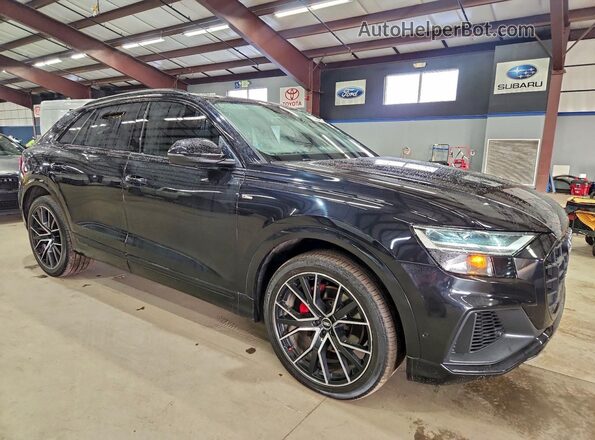 WA1EVAF12MD022460 2021 AUDI Q8 Black Widok z przodu