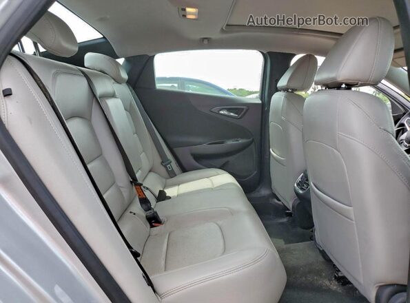 1G1ZD5ST3LF090514 2020 CHEVROLET MALIBU Серебряный Вид салона спереди