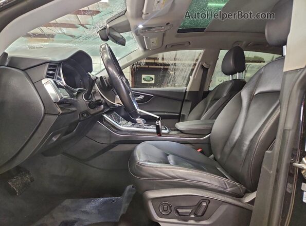 WA1EVAF12MD022460 2021 AUDI Q8 Black Widok deski rozdzielczej