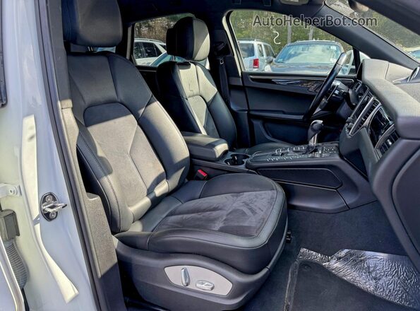 WP1AA2A52JLB21103 2018 PORSCHE MACAN White 