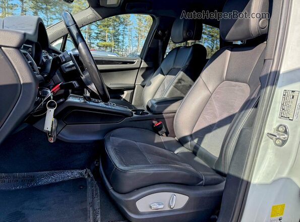 WP1AA2A52JLB21103 2018 PORSCHE MACAN White 