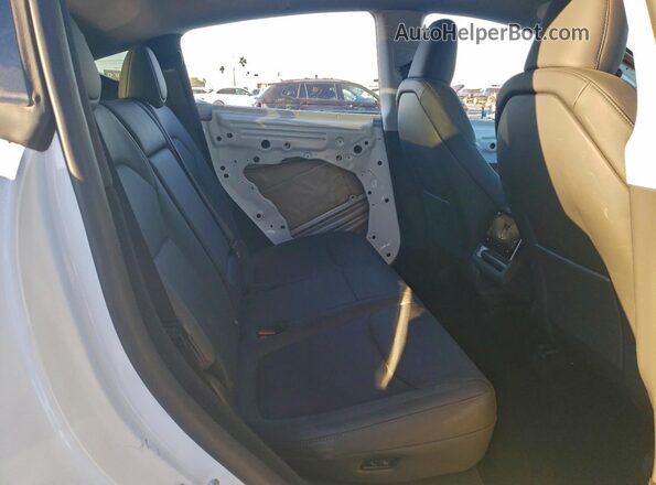 7SAYGDEEXTF377485 2026 TESLA MODEL White Widok komory silnika