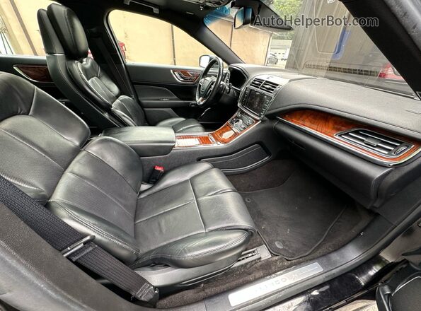 1LN6L9NP8L5601946 2020 LINCOLN CONTINENTA Black Widok z tyłu