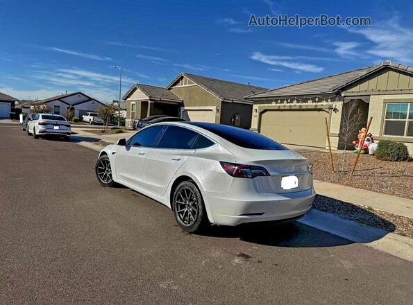 5YJ3E1EA8JF162130 2018 TESLA MODEL Белый 