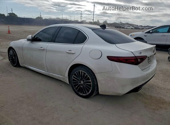 ZARFAECN8J7593343 2018 ALFA ROMEO GIULIA White 