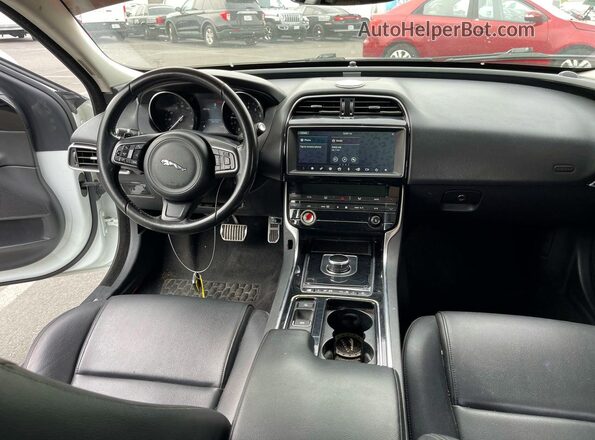 SAJAR4FX7KCP52805 2019 JAGUAR XF White Вид задніх сидінь