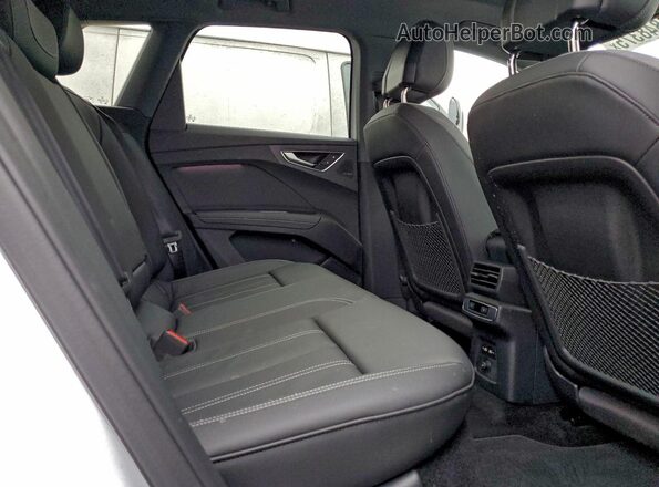 WA1B5BFZ3SP015026 2025 AUDI Q4 White 