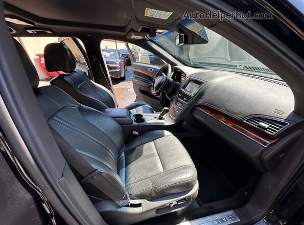 2LMHJ5NK3HBL01668 2017 LINCOLN MKT Black Widok z tyłu
