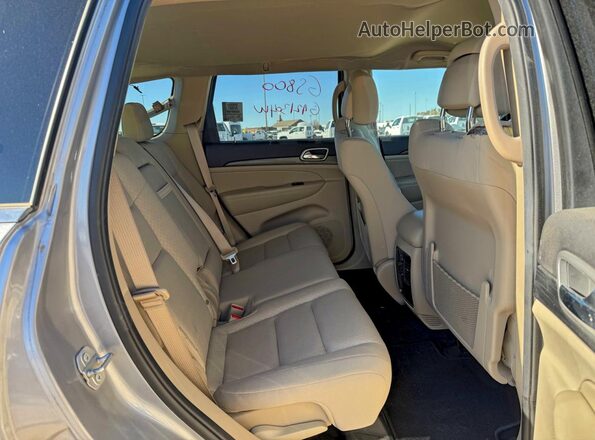 1C4RJEAG9KC816431 2019 JEEP GRAND CHER Серебряный Вид салона спереди