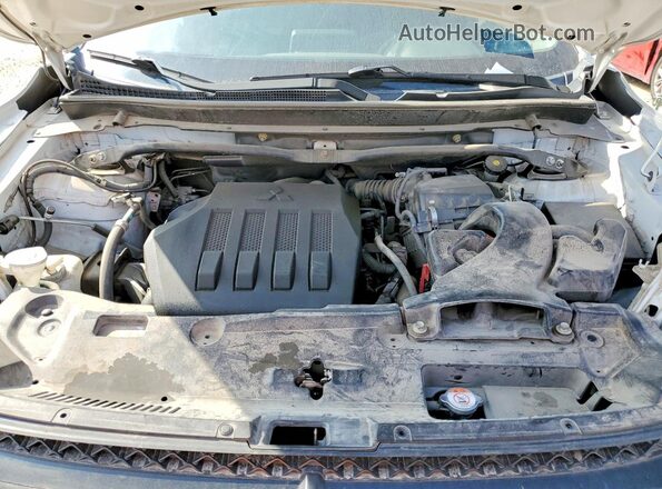 JA4AT4AA1JZ046082 2018 MITSUBISHI ECLIPSE Белый 