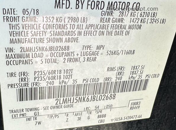 2LMHJ5NK6JBL02688 2018 LINCOLN MKT Black Vista interior trasera