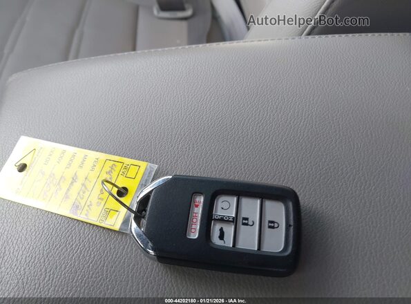 7FARW2H9XJE063666 2018 HONDA CR-V Серебряный Вид панели приборов