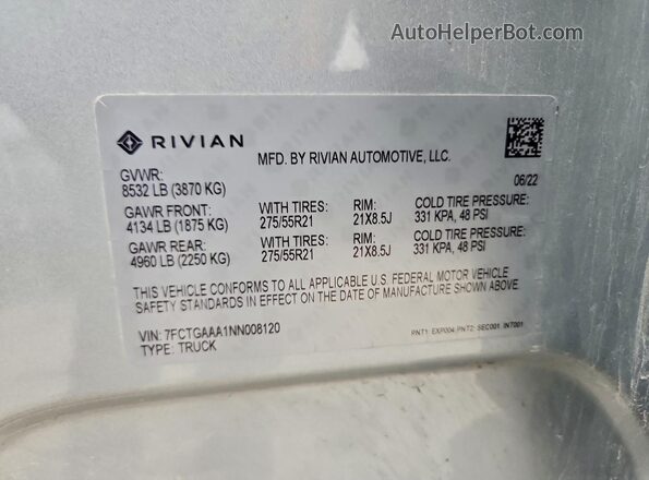 7FCTGAAA1NN008120 2022 RIVIAN R1T Silver Vista del compartimento del motor
