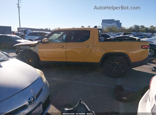 7FCTGAAA2PN019677 2023 RIVIAN R1T Yellow 