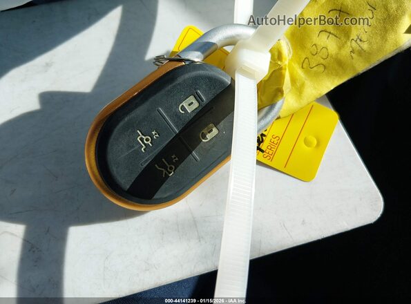 7FCTGAAA2PN019677 2023 RIVIAN R1T Yellow Dashboard view