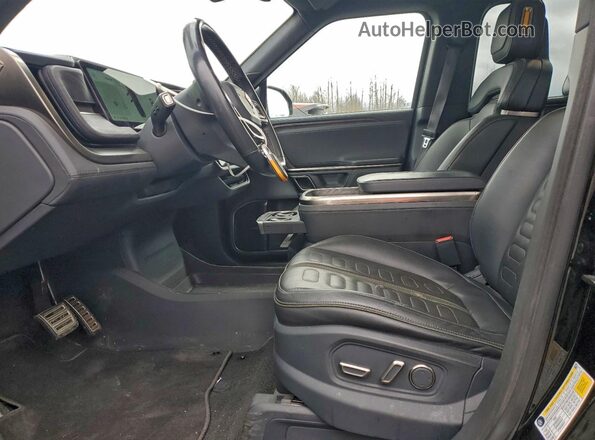 7FCTGAAA7NN006923 2022 RIVIAN R1T Black Вид салону спереду