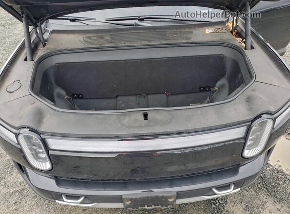 7FCTGAAA7NN006923 2022 RIVIAN R1T Black Вид задньої частини салону