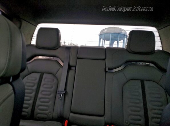7FCTGAAL1NN004425 2022 RIVIAN R1T Green უკანა სავარძლების ხედი