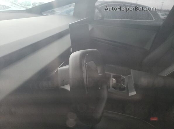 7G2CEHED1RA053937 2024 TESLA CYBERTRUCK Silver ხელსაწყოთა პანელის ხედი