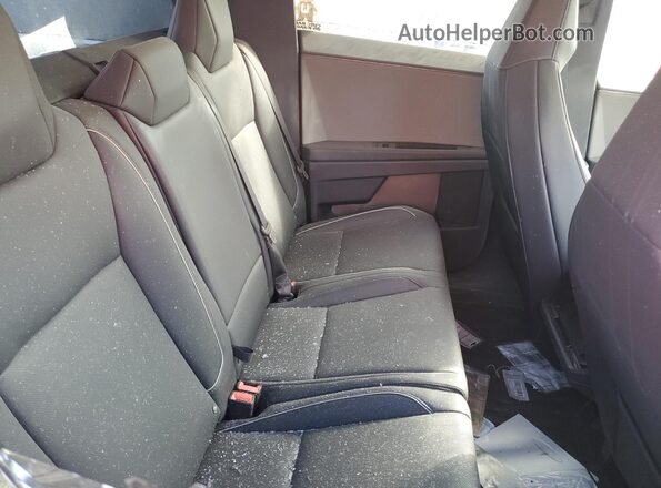 7G2CEHED2RA043031 2024 TESLA CYBERTRUCK Silver Vista de los asientos traseros