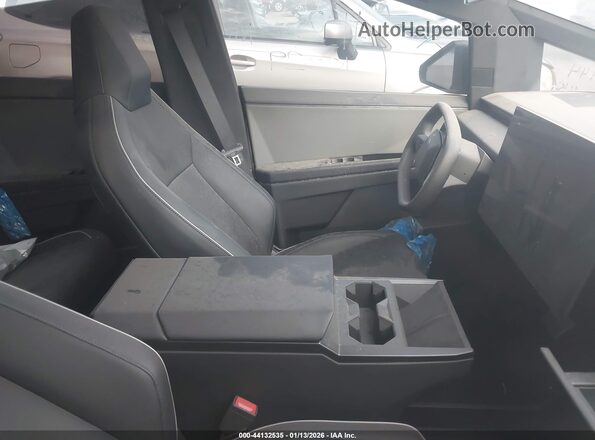 7G2CEHED2SA066444 2025 TESLA CYBERTRUCK Gray Front interior view