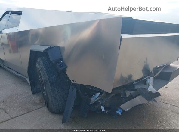 7G2CEHED2SA066444 2025 TESLA CYBERTRUCK Gray Front view